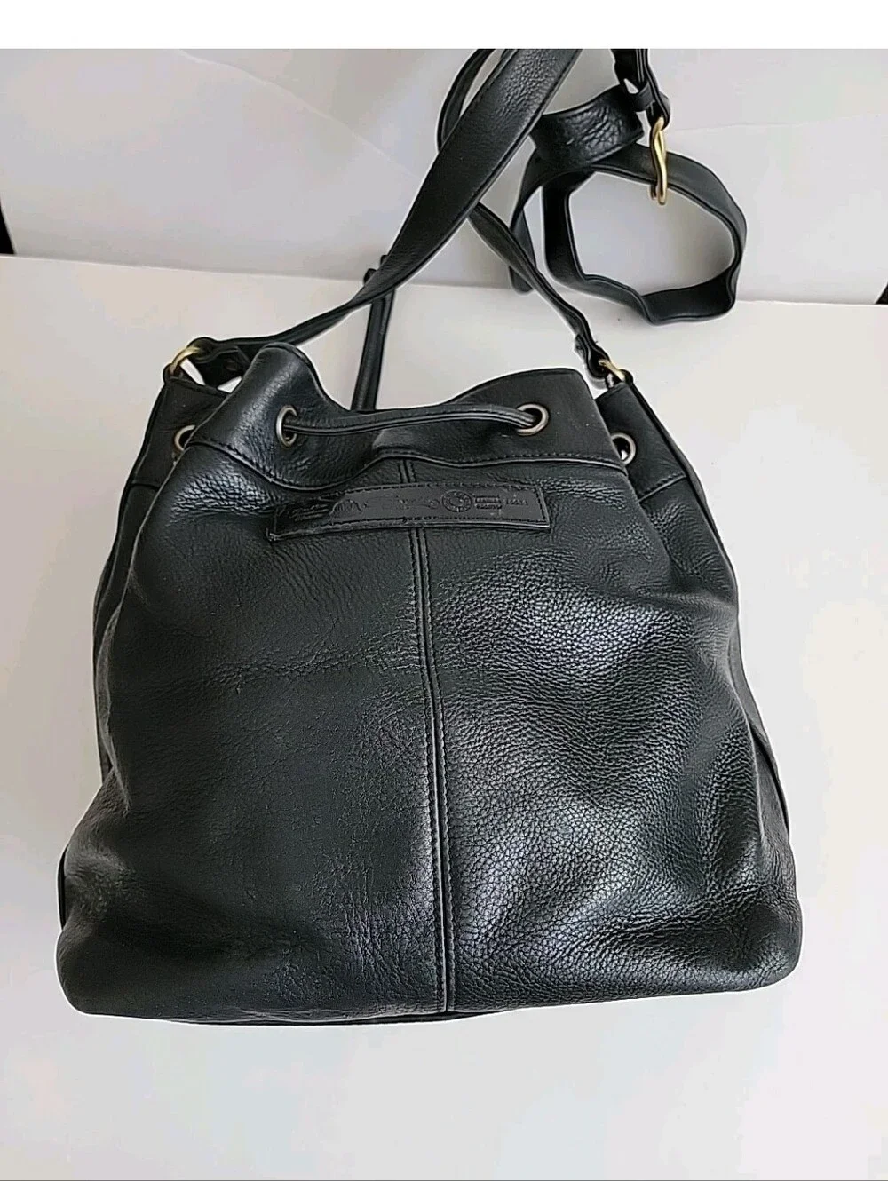 Vintage Fossil Black Pebbled Leather Crossbody Bag with Drawstring Detail
